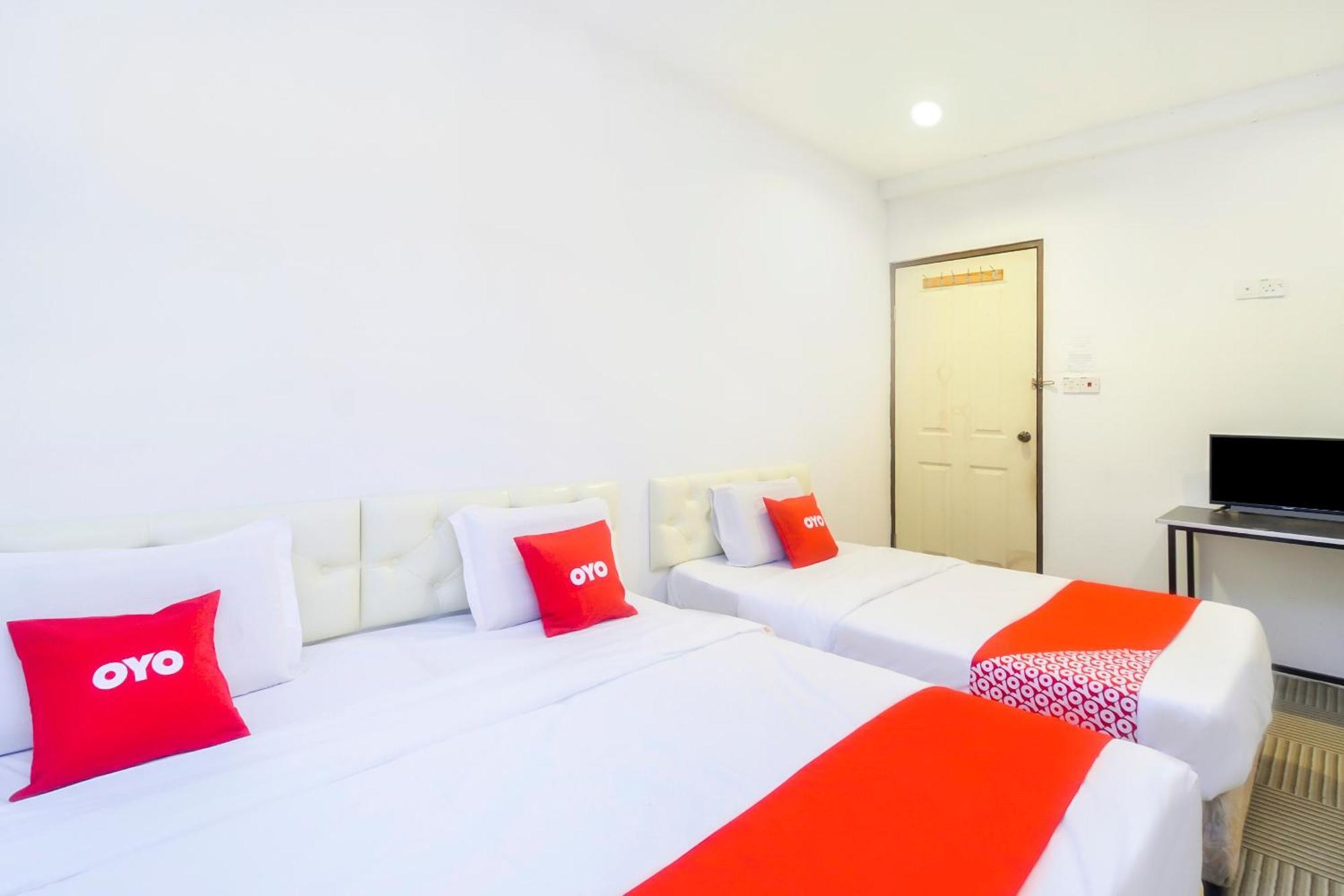 Oyo 44017 L & C Premium Stay กูชิง ภายนอก รูปภาพ