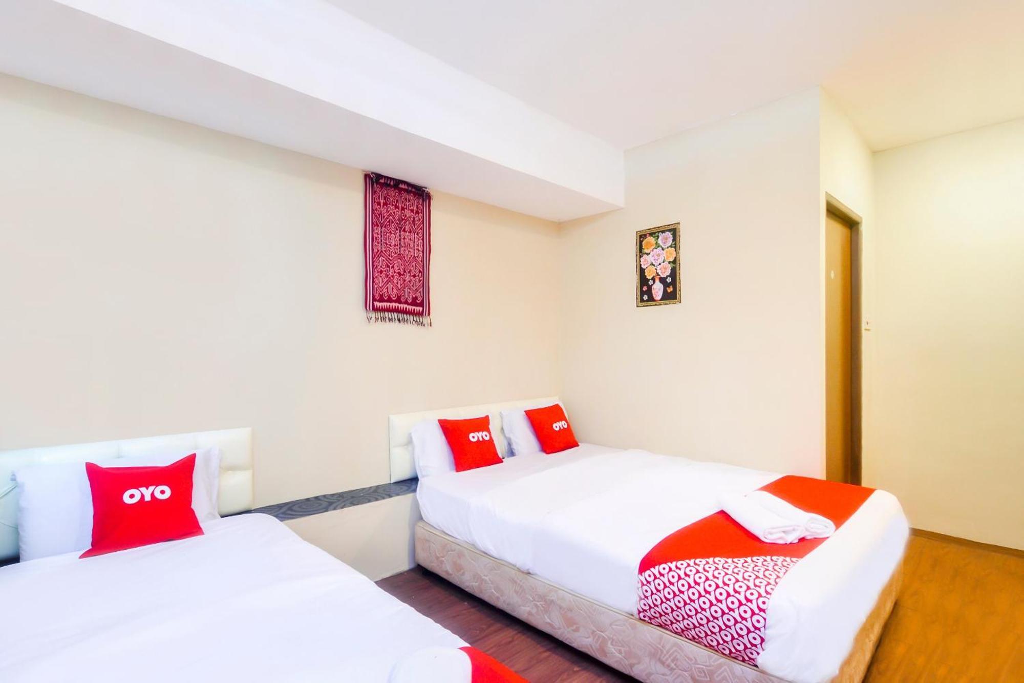 Oyo 44017 L & C Premium Stay กูชิง ภายนอก รูปภาพ