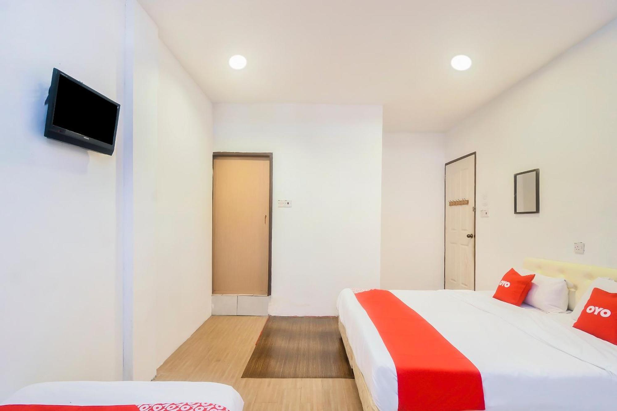 Oyo 44017 L & C Premium Stay กูชิง ภายนอก รูปภาพ