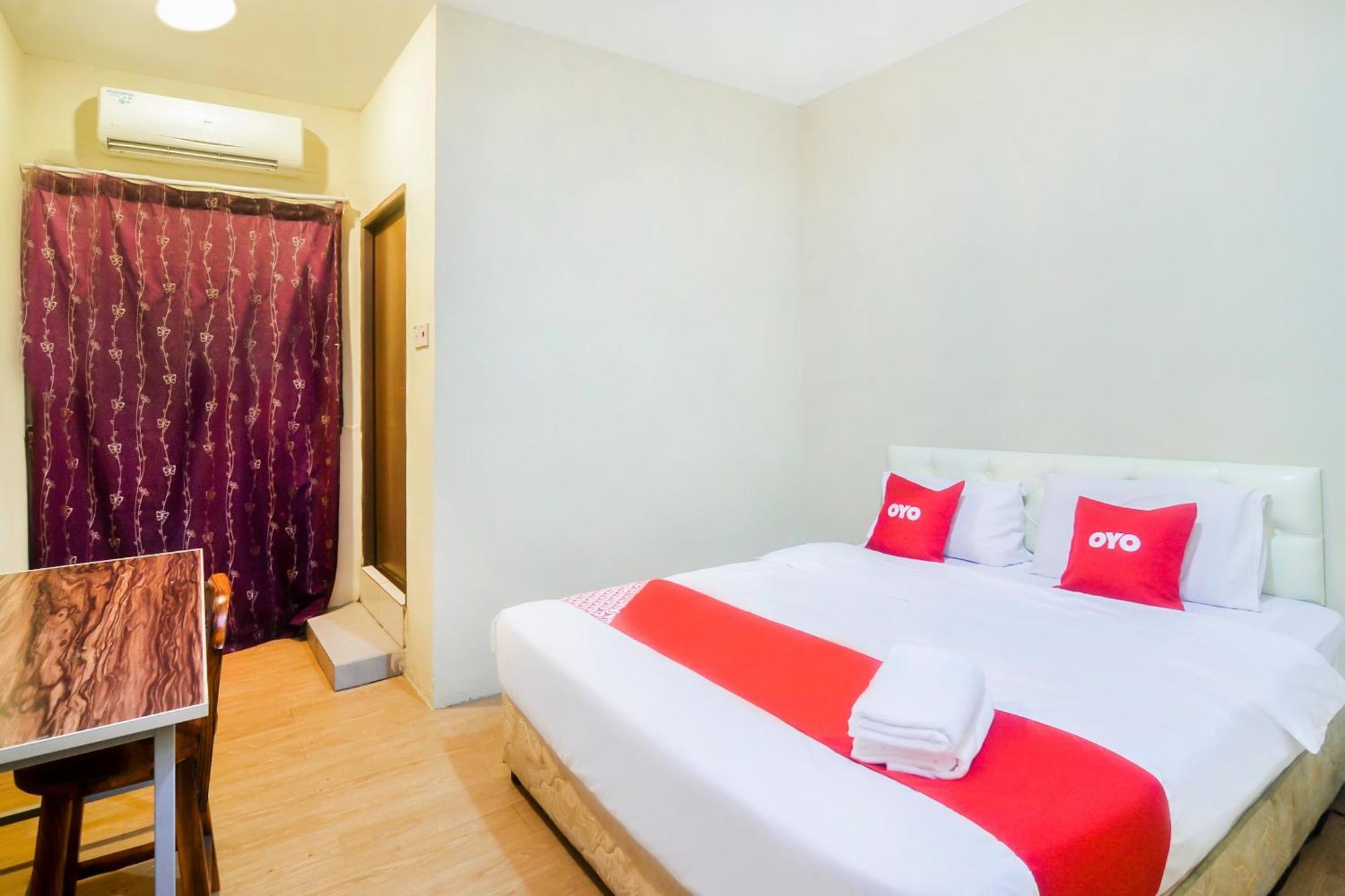 Oyo 44017 L & C Premium Stay กูชิง ภายนอก รูปภาพ