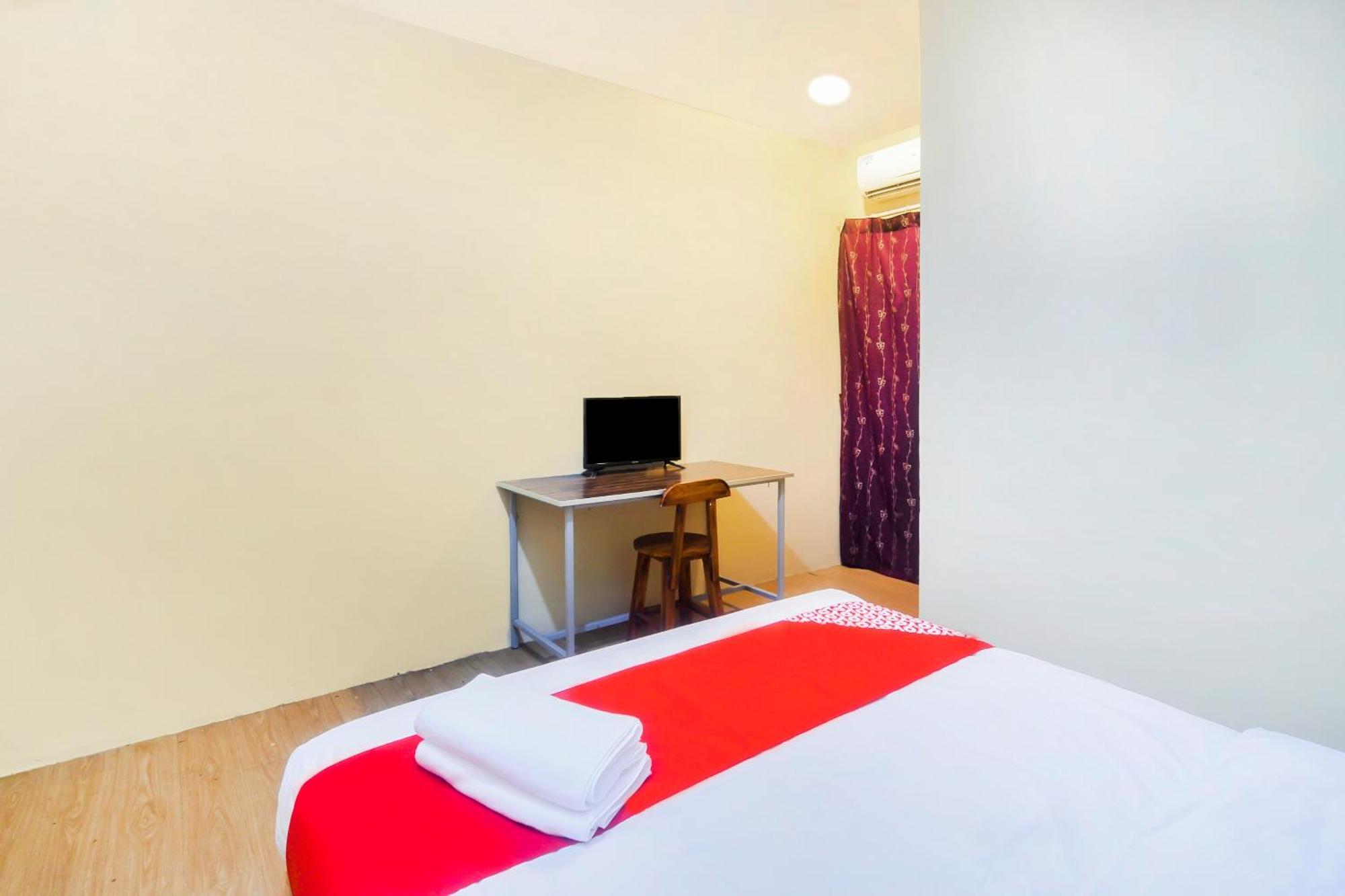 Oyo 44017 L & C Premium Stay กูชิง ภายนอก รูปภาพ
