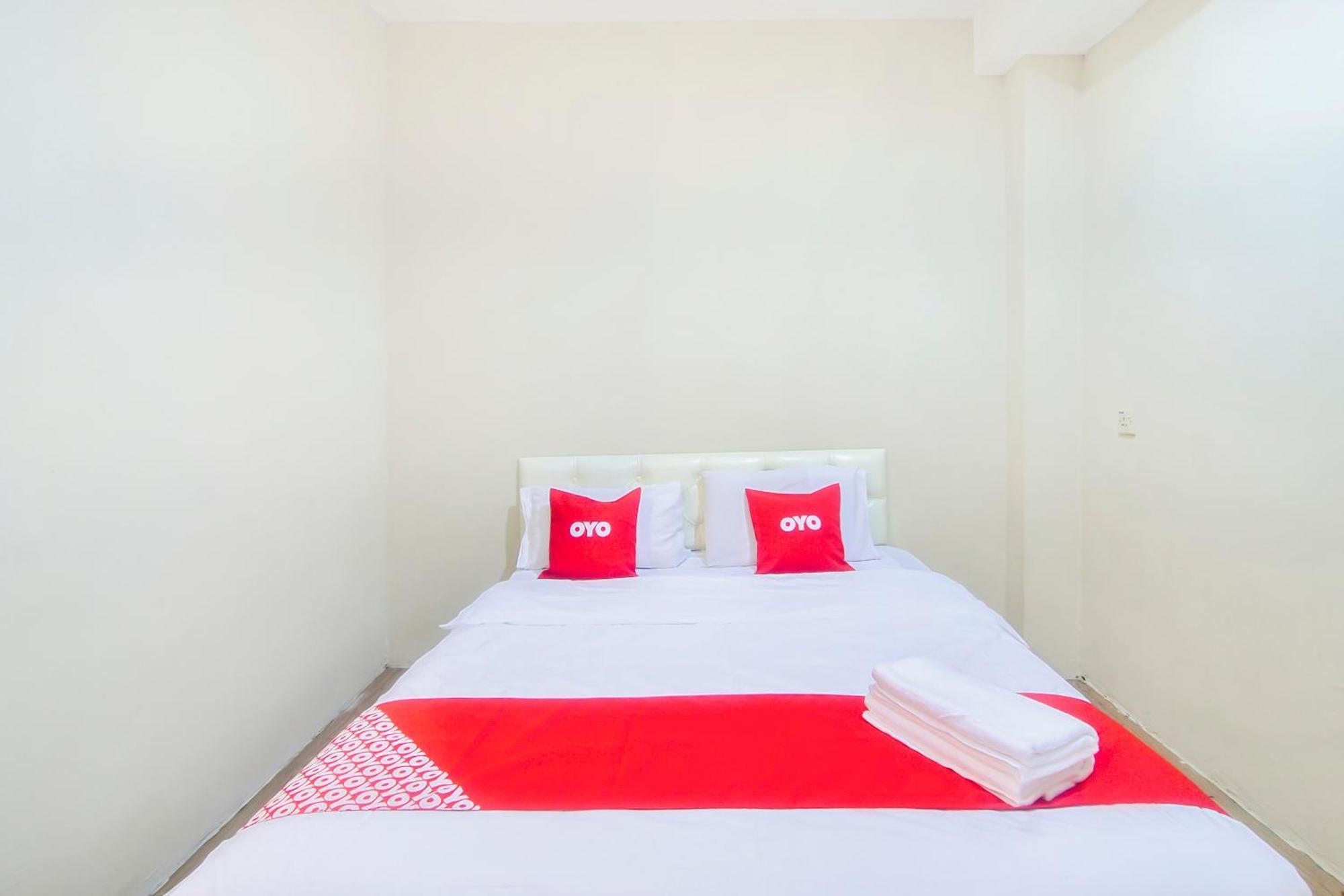 Oyo 44017 L & C Premium Stay กูชิง ภายนอก รูปภาพ